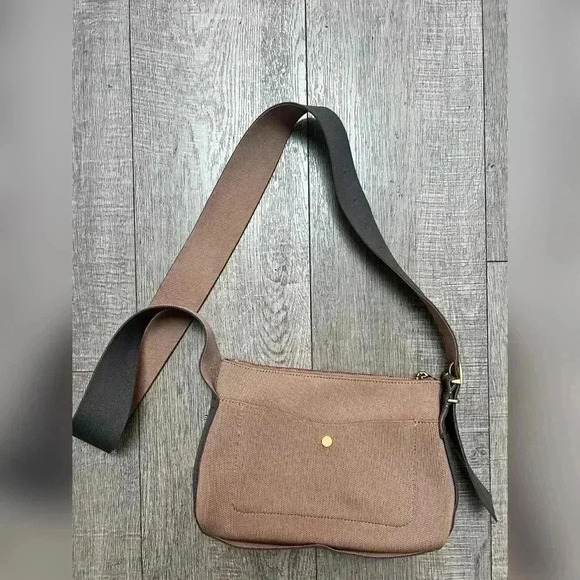 Cuyana Medium Sling Bag in Cappuccino Sold Out - Picture 1 of 8